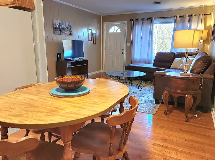 241 Lisa Ln — Photo 3
