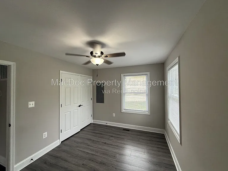 77 Lakeview Dr — Photo 11