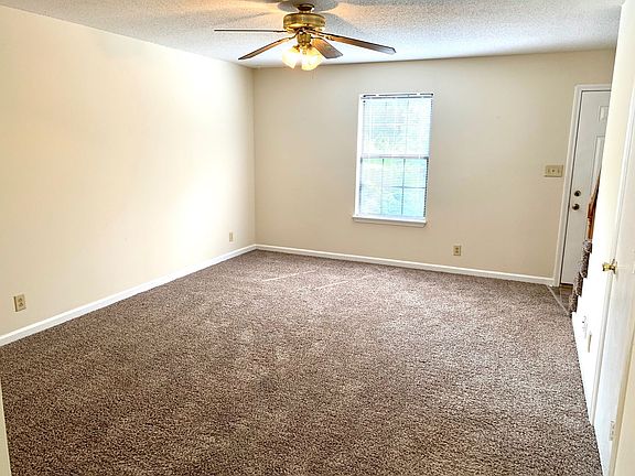 4th image of 231 Winters Ct APT C
