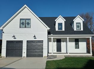 3197 Coulson Dr, New Kensington, PA 15068