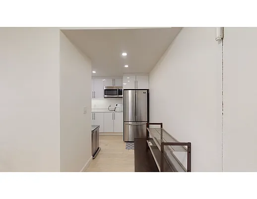 Rented by Bond New York | media 4