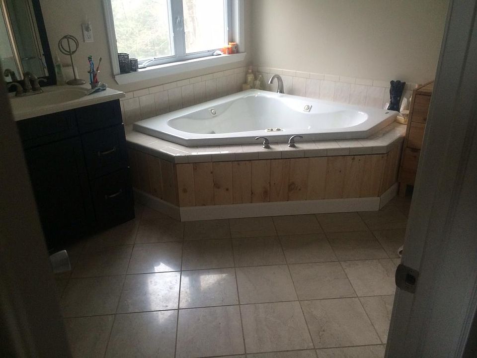 2nd image of 19 Laura Ave