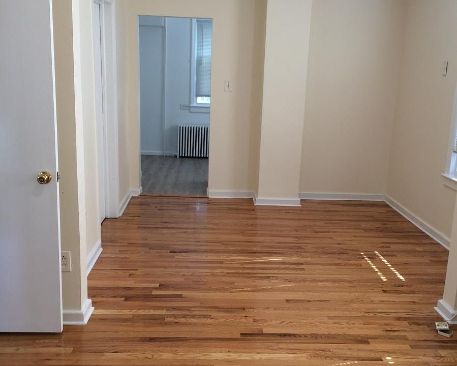 1st image of 8 Gesner Pl