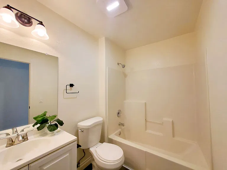 Palm Villas Apartments — Photo 16
