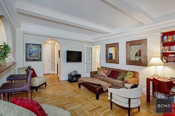 Sold by Bond New York | media 4