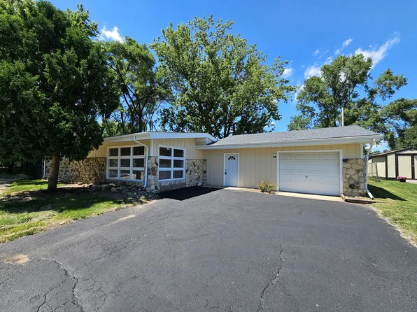 708 Nancy Ln, McHenry, IL 60051