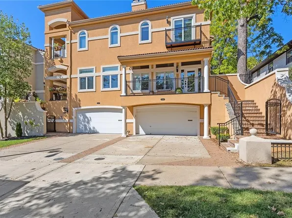 5034 Walnut St, Kansas City, MO 64112
