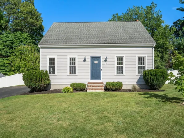 11 Daniel Teague Dr, Rockland, MA 02370