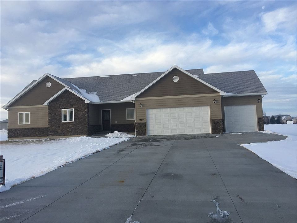 1st image of 9440 S Coyote Ln