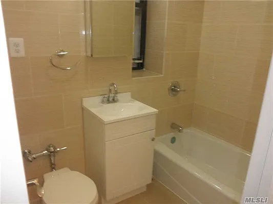 Sold by Great Riches Realty | media 9
