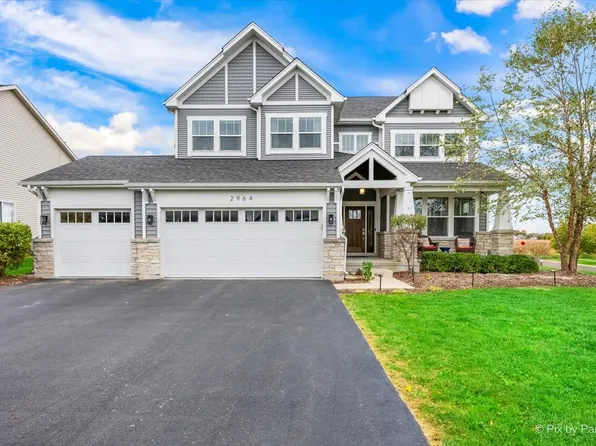 2964 Carlisle Ln, North Aurora, IL 60542