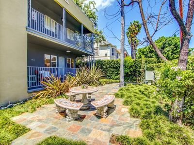 1937 N Bronson Ave, Los Angeles, CA, 90068