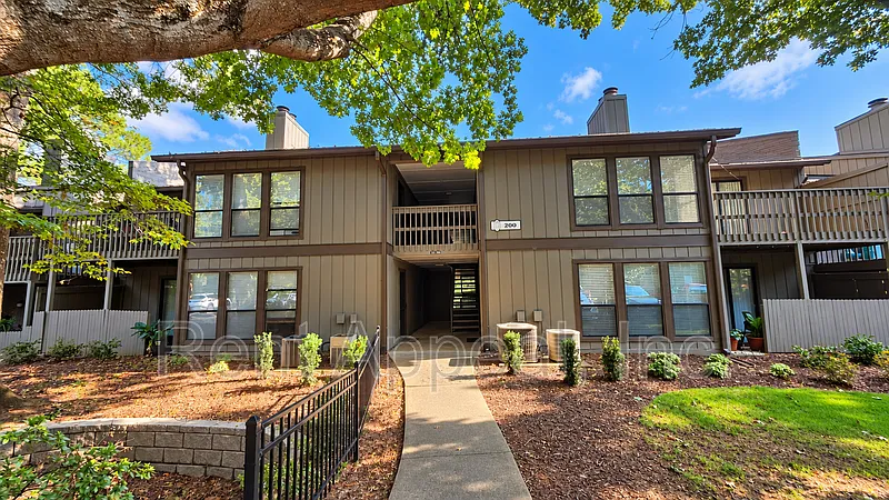 214 Smokerise Cir SE