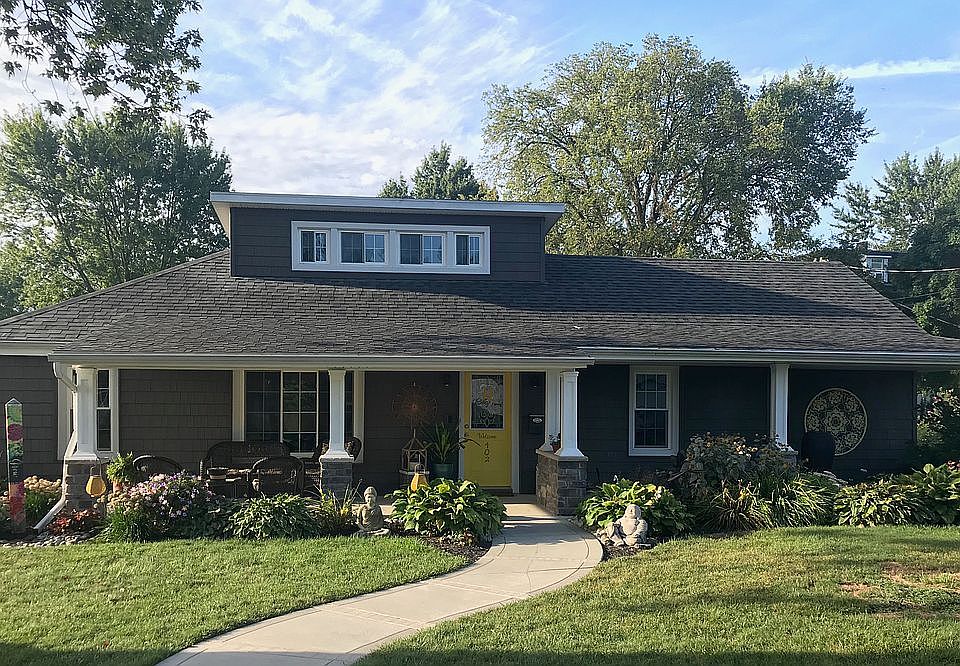 1st image of 402 Fernwood Ave
