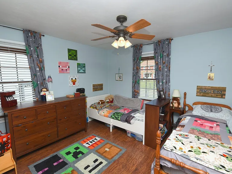 Bedroom #2 -11.8ft x 11.1ft