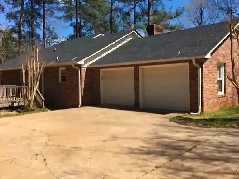 312 Holly Tree Cir #A — Photo 2