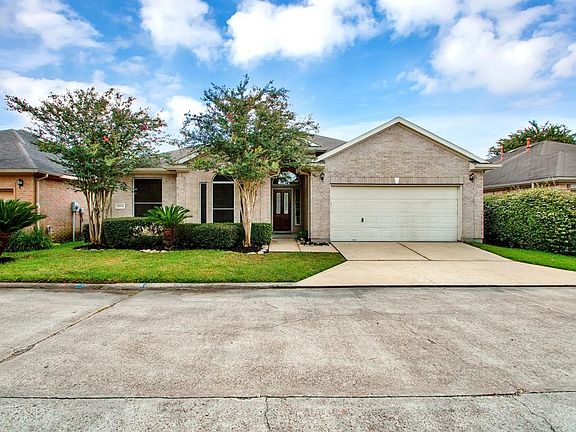 2nd image of 10334 Emerald Trail Dr