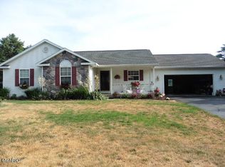 13421 Forest River Dr SE, Lowell, MI 49331