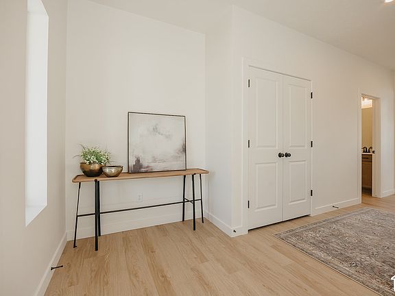 5th image of 5158 S Century Way