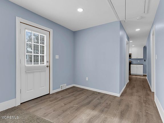 4th image of 1208 Pine Tree Way
