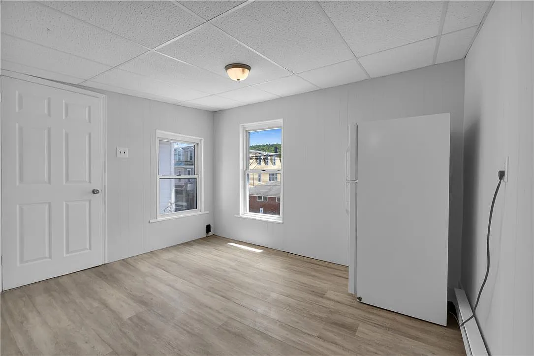 149 W Ridge St — Photo 3