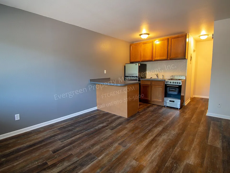 2008 W Plum St