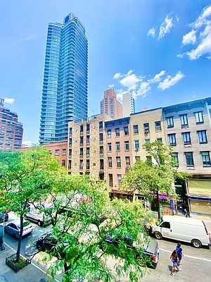 Rented by Bond New York | media 32