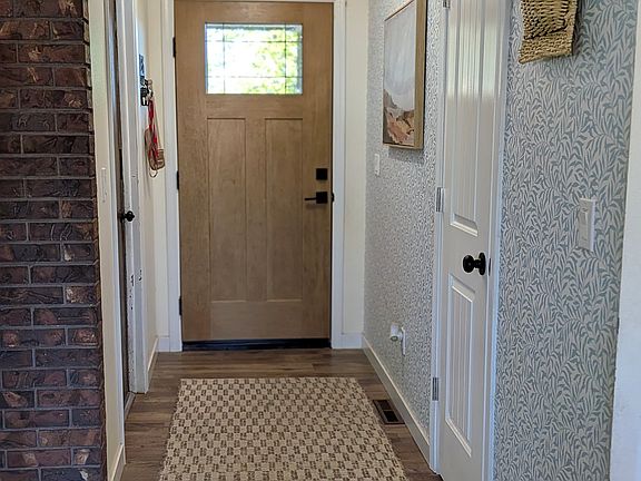 2nd image of 1190 Stanger Ave