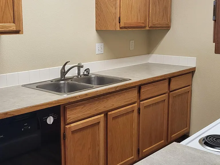 375 Dean Ave — Photo 11