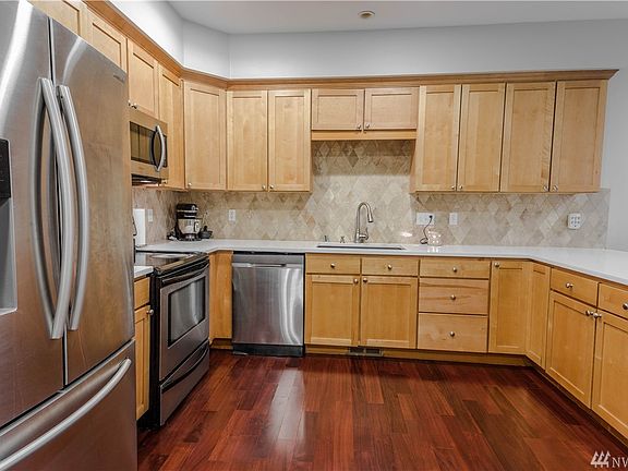2nd image of 2738 Diamond St Unit D