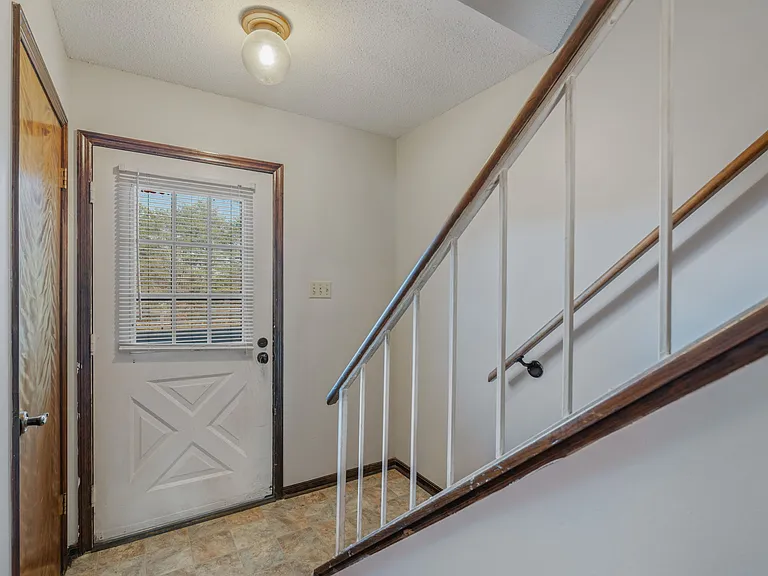 354 Indian Hills Cir #2 — Photo 2