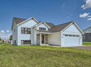 350 Bluebill St, Baldwin, WI 54002