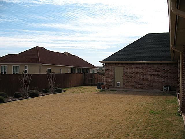 1st image of 5261 Willow Wood Dr