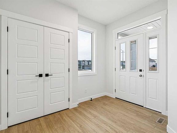 3rd image of 286 E Dawson Wharf Rise