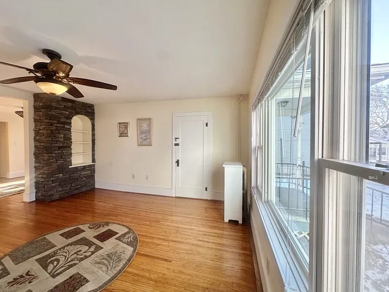 986 Ash St #101 — Photo 17