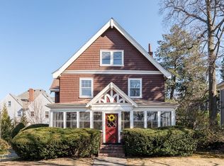 160 Oakleigh Rd, Newton, MA 02458