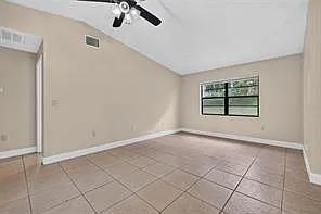 660 Royalty Ct — Photo 20