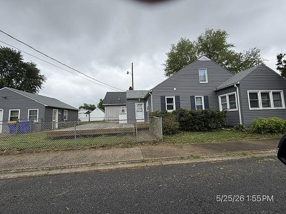 4th image of 304 2nd Ave