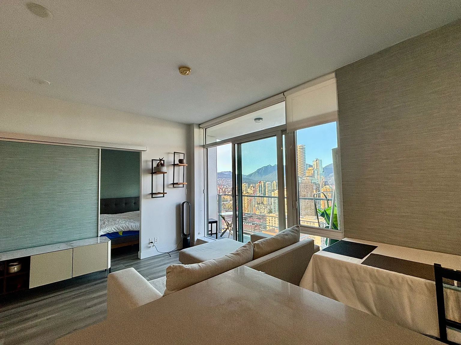 2 bed, 630 sqft, $3,100 — Photo 3