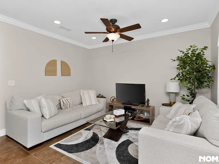 1417 Lyonshire Dr — Photo 4