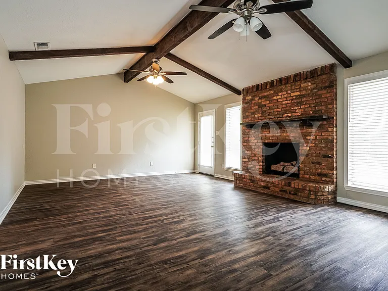 419 Buckingham Pl — Photo 3