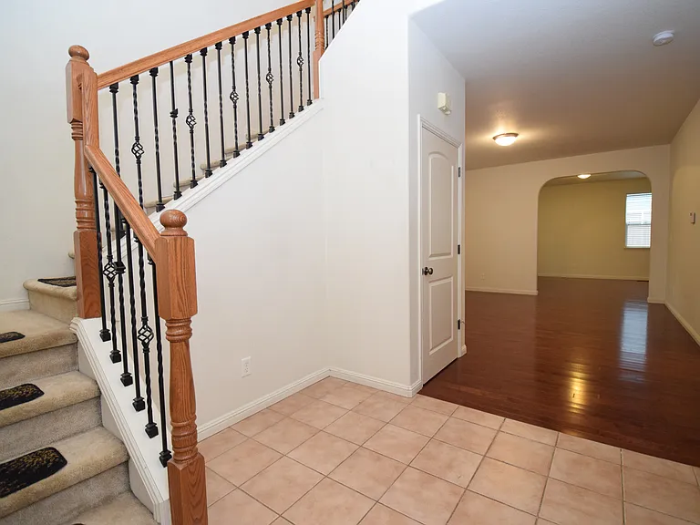 17178 NW Gables Creek Ln — Photo 2