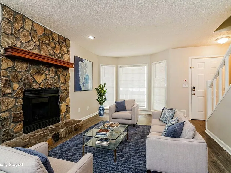 3133 Glen Hollow Dr — Photo 7