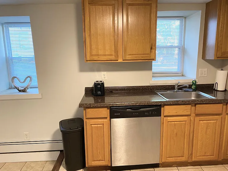 1100 South Ave — Photo 32