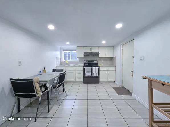 1XX Gilmore Ave, Burnaby, BC V5C 4P7