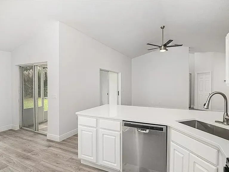 1298 Malabar Rd SW — Photo 6