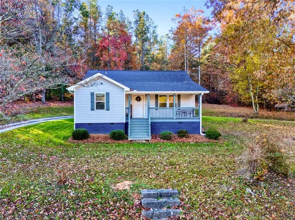1292 Cove Creek Rd, Pickens, SC 29671