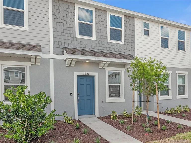 3221 Skyline Loop — Photo 1