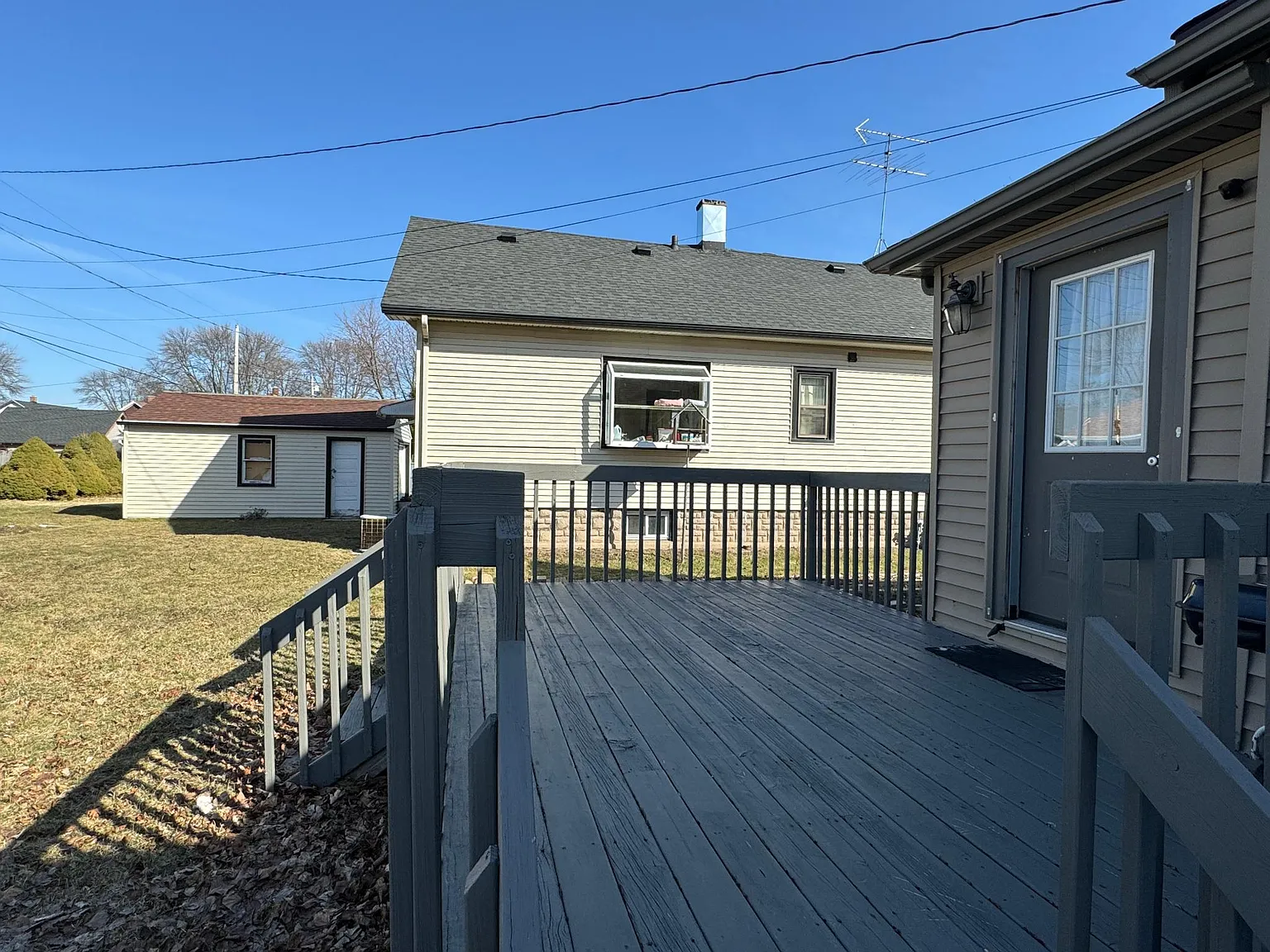 1636 Superior Ave — Photo 2