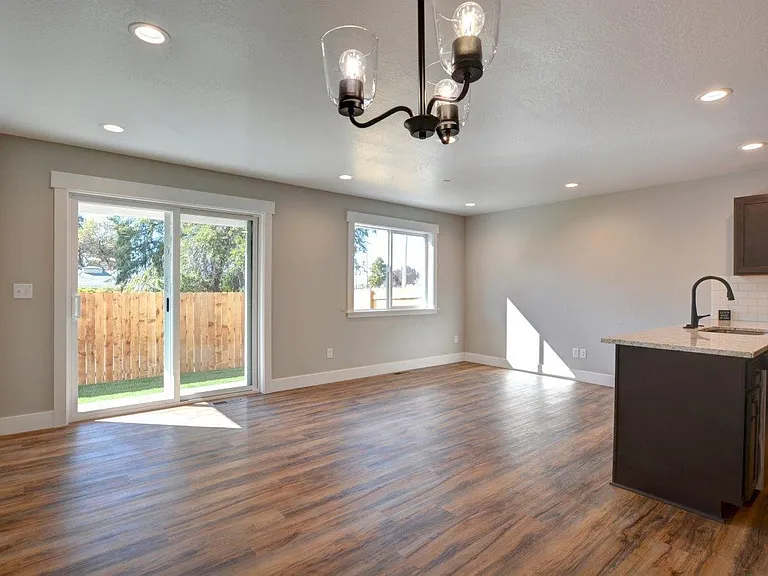 7433 Denman Ct — Photo 3